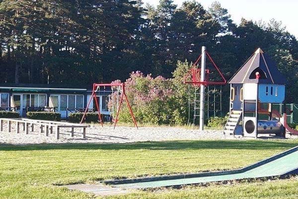 Lekplats hos Hällestrand semesterby