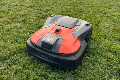 Hällestrands nya robotgräsklippare